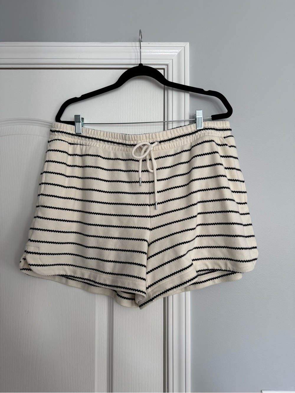 Lou & Gray Black/Cream Striped Knit Shorts
